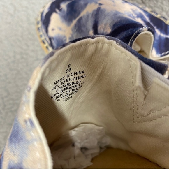 NEW Old Navy Blue Tie Dye Light Shibori Espadrilles Canvas Slip On Shoes Sz 9 - Picture 7 of 8
